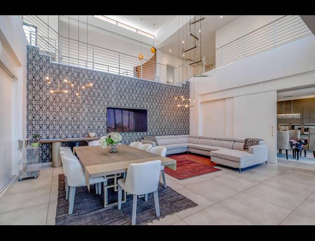 5 BEDROOM GOLF ESTATE FOR SALE IN STEYN CITY